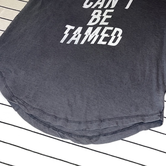 AERIE Distressed Can’t Be Tamed T-shirt Size XXS - Picture 5 of 12